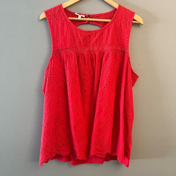 Maurices Tops - Maurices Eyelet Lace Tank Top